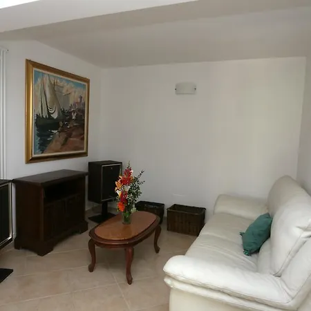 Le Roverelle Di Gorleri Maison d'hôtes Diano Marina