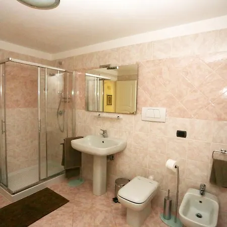 Le Roverelle Di Gorleri Maison d'hôtes 3*