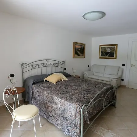 Le Roverelle Di Gorleri Maison d'hôtes Diano Marina