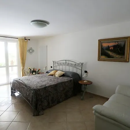 Le Roverelle Di Gorleri 3*